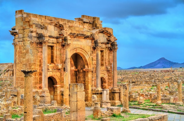 الجزائر