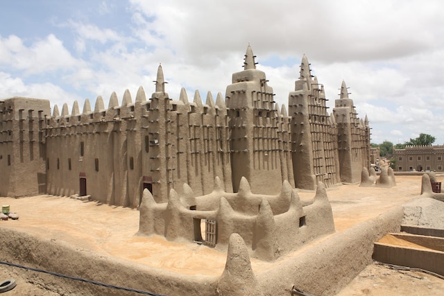 مالي